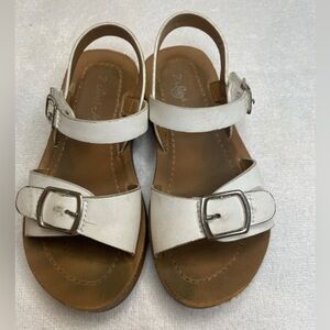 Sarah Jayne Toddler Girls White Sandals with adjustable straps 9T girl shoes